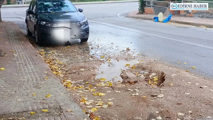 Mahalleli su patlağına isyan ediyor