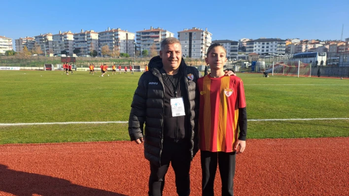 Minik taraftar Can Bartu Kurtar'dan Edirnespor'a  destek