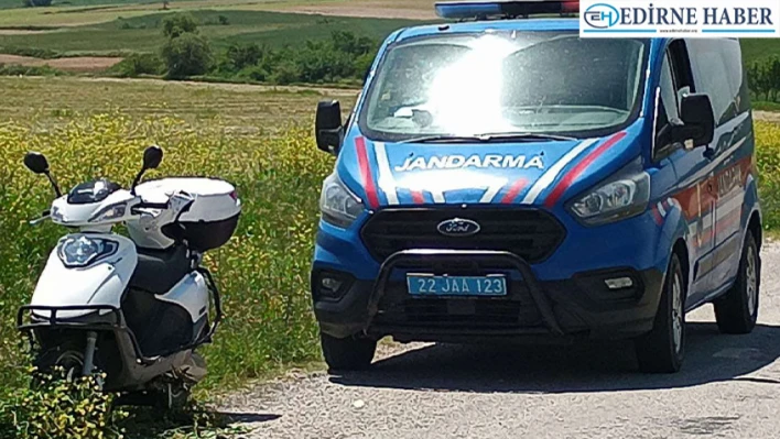Motosikletin devrilmesi sonucu 2 kişi yaralandı