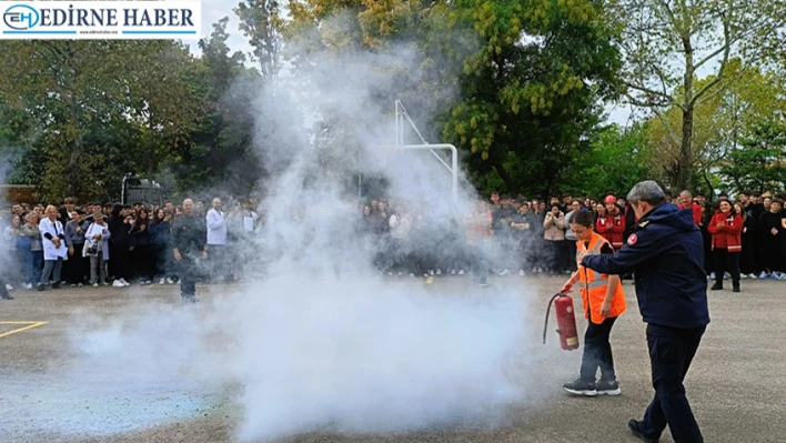 Öğrenciler tatbikatla bilgilendirildi