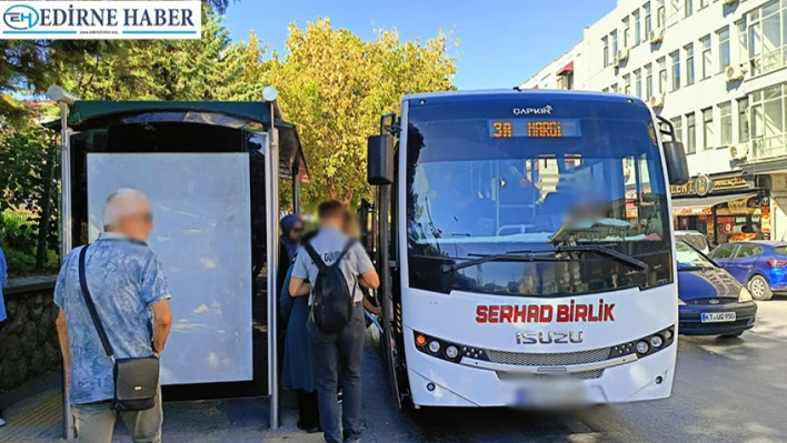 Okullar açıldı, toplu ulaşımda kaos başladı