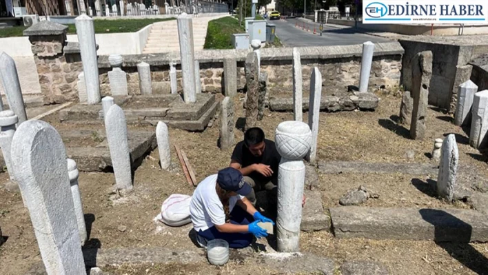 Osmanlı'dan kalma 22 mezar aslına uygun onarıldı