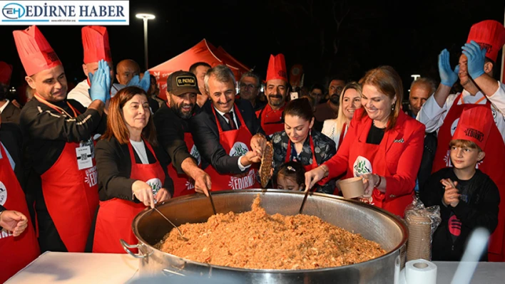 Osmanlı mirası 'Ağa Pilavı' festivalde ikram edildi