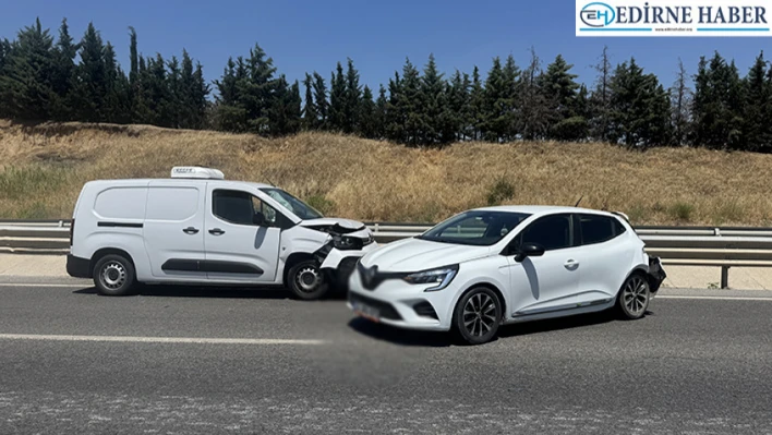 Otomobil ile hafif ticari araç çarpıştı: 2 kişi yaralı