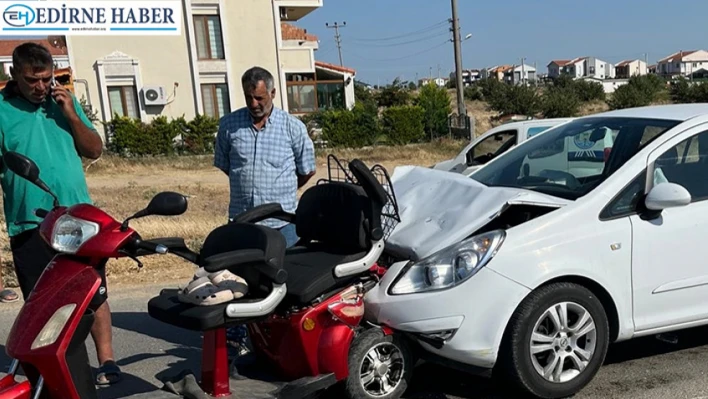 Otomobilin çarptığı elektrikli bisikletteki 1 kişi öldü, 1 kişi yaralandı