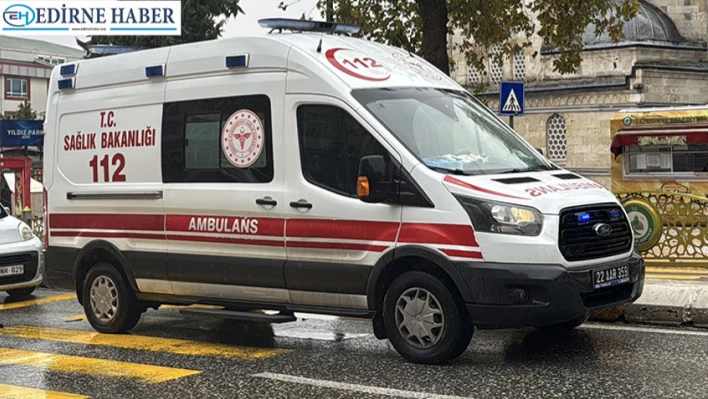 Otomobilin yaya geçidinde çarptığı kişi yaralandı