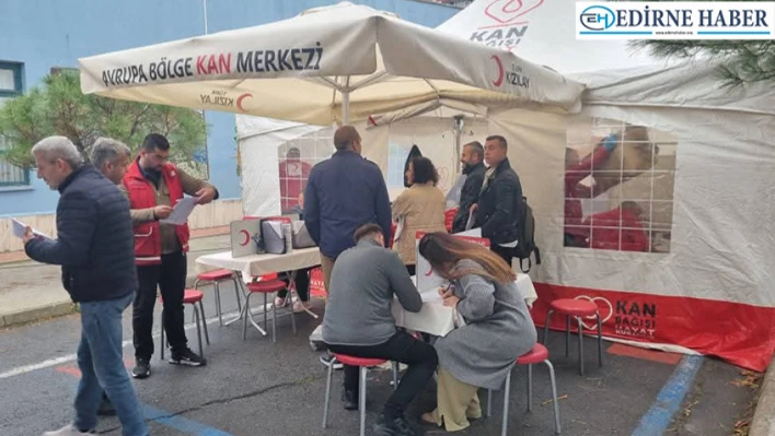 Plevne İlkokulu'nda 'Kan'panyaya yoğun ilgi