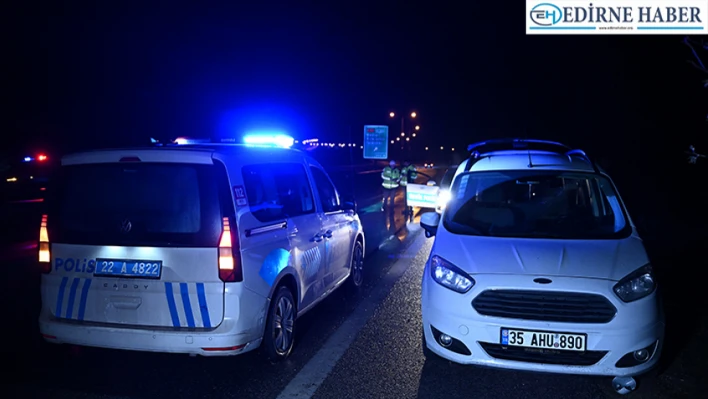 Polisin 'dur' ihtarına uymayan araçta 6 düzensiz göçmen yakalandı
