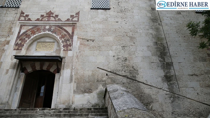 Selimiye Camisi avlusuna yapılan muvakkithane asırlardır varlığını koruyor