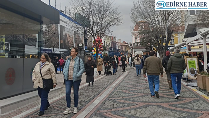 Soğuk havaya aldırış etmediler