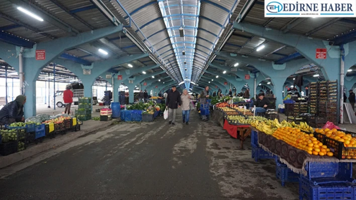 Soğuk ve yağışlı hava nedeniyle yerli ürün pazarı boş kaldı