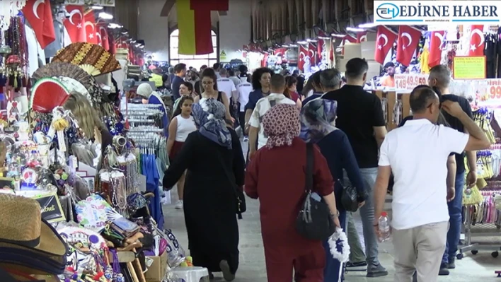 Tarihin gölgesinde serinlik molası