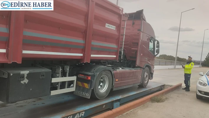 Taşıma sınırını aşan kamyon sürücüsüne 25 bin 469 lira ceza
