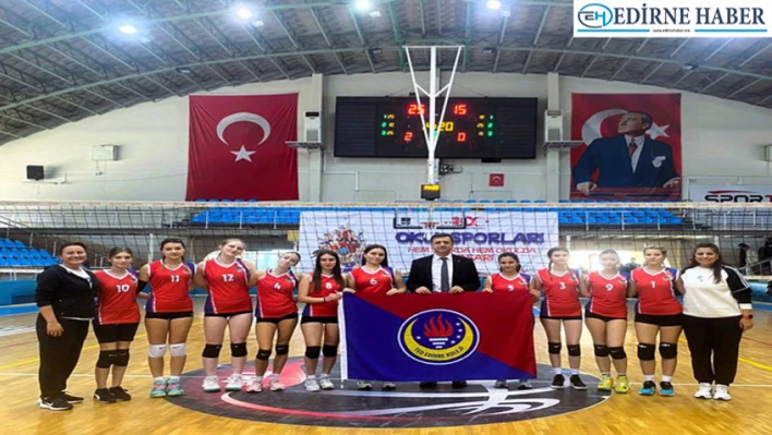 TED Edirne Koleji Anadolu Lisesi Voleybol Takımı çeyrek finalde