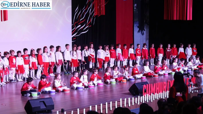 TED Edirne Koleji'nden 102'inci yıla görkemli kutlama