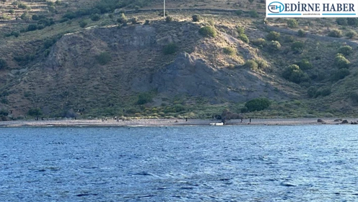 Türk kara sularına itilen 48 düzensiz göçmen kurtarıldı.