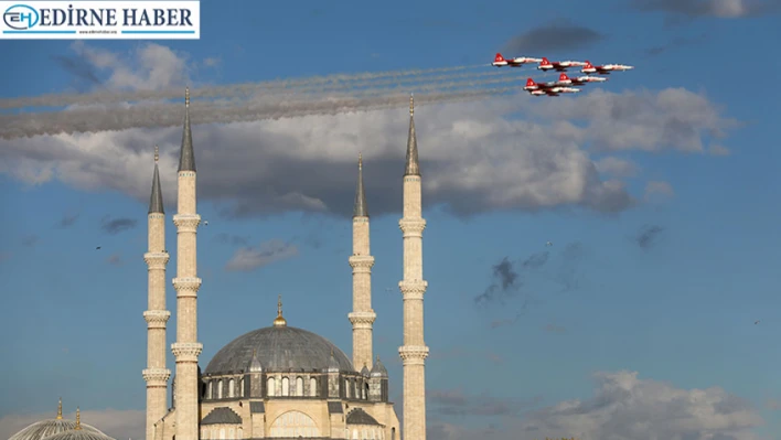 Türk Yıldızları, Selimiye Meydanı semalarında test uçuşu yaptı