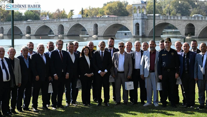 Vali Sezer, muhtarlarla öğle yemeğinde bir araya geldi