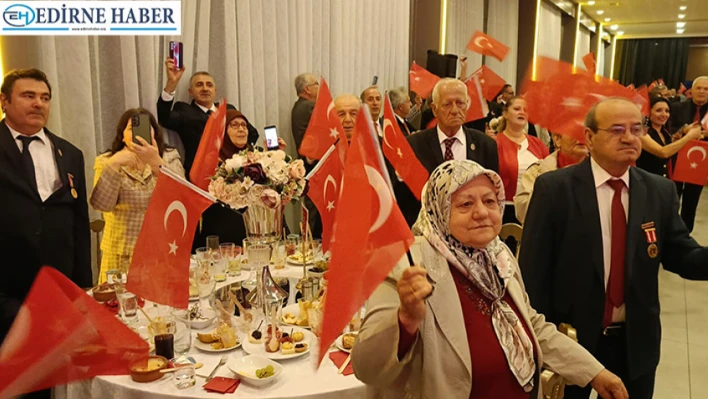 Valilikten Cumhuriyet'in 102'inci yılına coşkulu kutlama