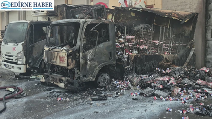 Yangında park halindeki 2 kamyon kullanılamaz hale geldi