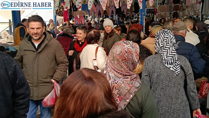 Yılbaşı alışverişleri erken başladı, pazar esnafının yüzü güldü