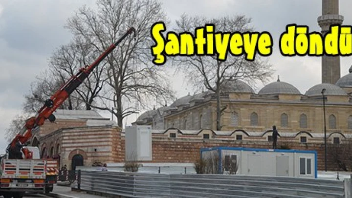 Şantiyeye döndü