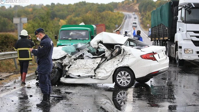 Tır ile çarpışan otomobilin sürücüsü öldü