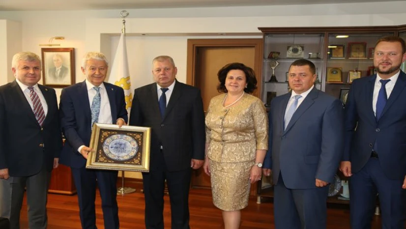 Onlar bizi, biz onları ağırladık