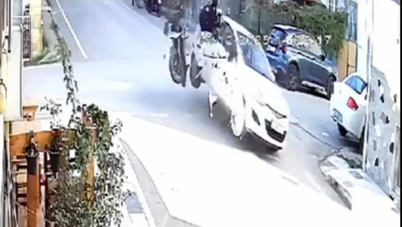 Genç motosikletli feci kazada hayatını kaybetti