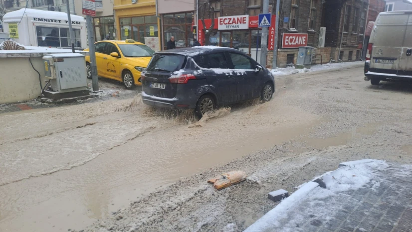 Kaleiçi yolları alarm veriyor