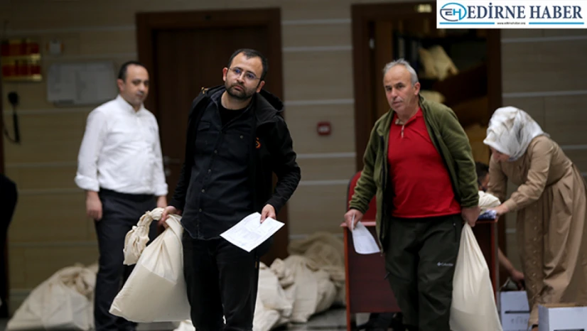 Kırklareli'nde seçim torbaları sandık kurullarına teslim edilmeye başlandı