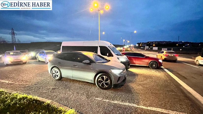 Ne ışık var ne önlem: Bu kavşakta can güvenliği yok!