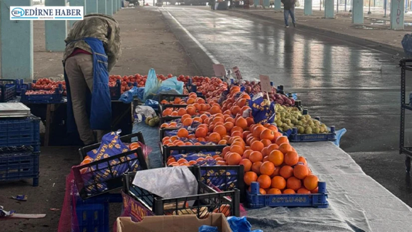 Pazartesi Pazarı'nı kar vurdu