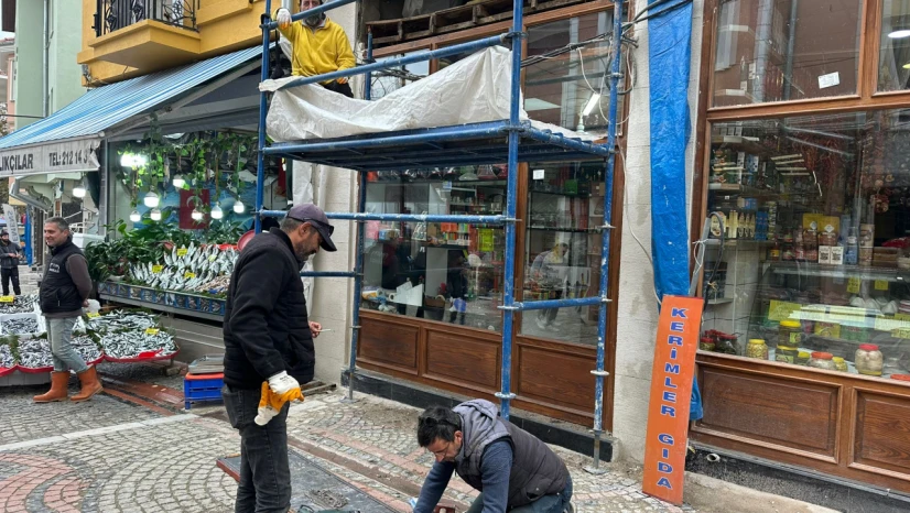 Saraçlar Caddesinde sokak sağlıklaştırma çalışmaları sürüyor