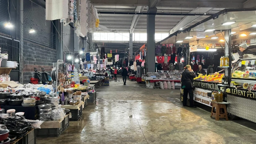 Yağmur vurdu, pazar boş kaldı