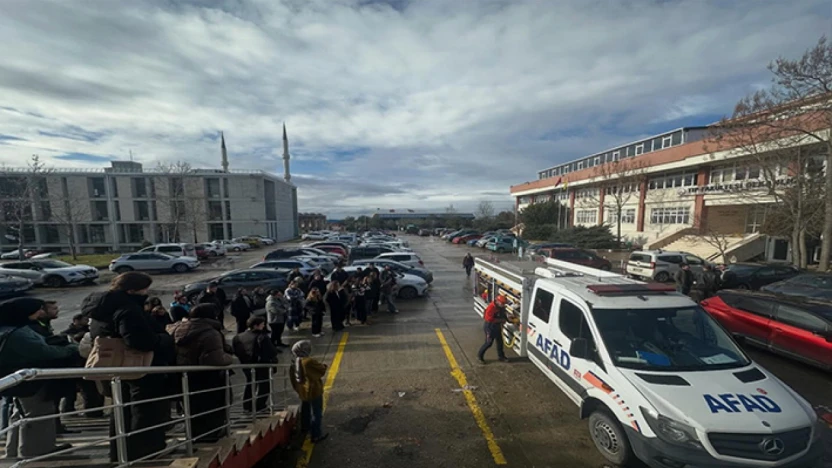 AFAD ekipleri Trakya Üniversitesi'nde afet bilincini anlattı