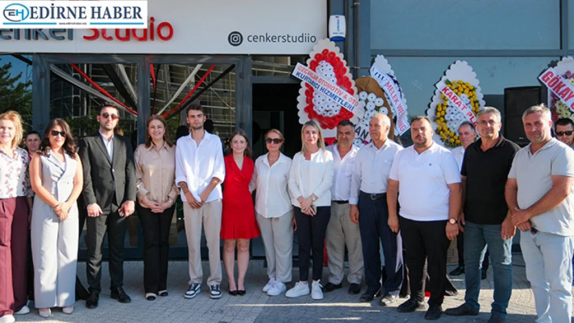 AK Parti Edirne Teşkilatı fotoğraf stüdyosu açılışına katıldı