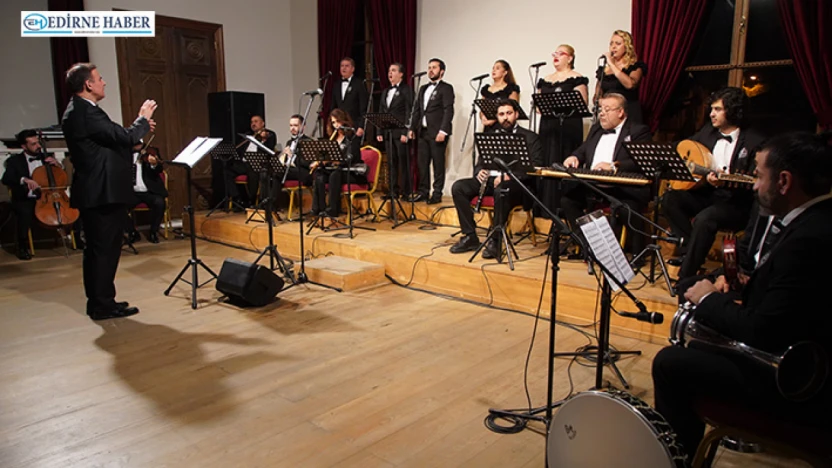 Büyük Önder Atatürk Edirne'de sevdiği şarkılarla anıldı