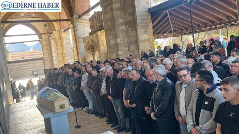 Genç öğrenci, gözyaşlarıyla son yolculuğuna uğurlandı