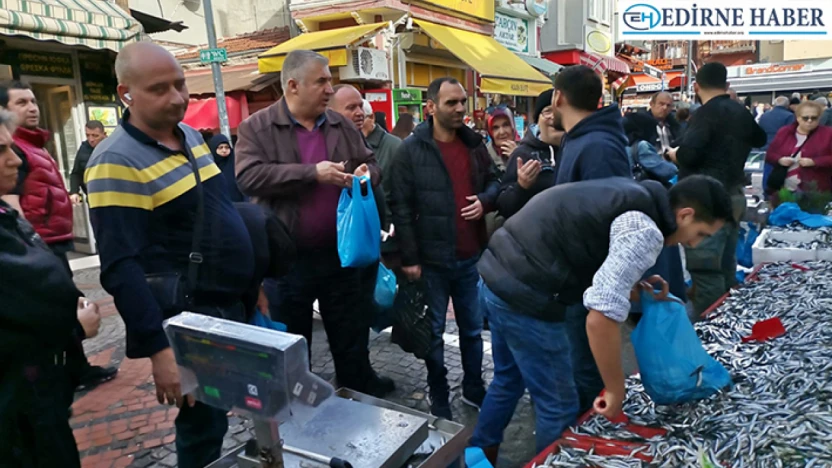 Hamsi fiyatlarındaki düşüş devam ediyor