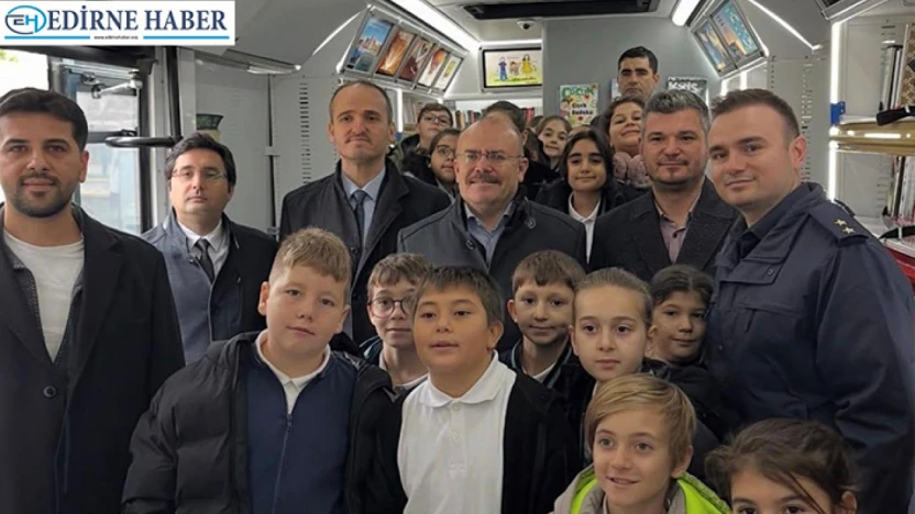 Kaymakam Köken'den gezici kütüphaneye ziyaret