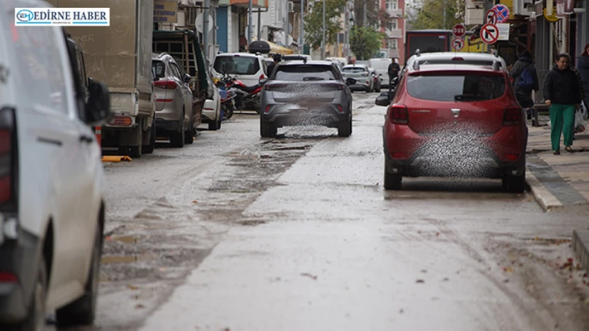 Kazdılar bıraktılar: Sürücülerin mayın tarlasına dönen yolla imtihanı