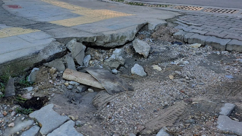 Kazıp bırakıyorlar, kazaya davetiye çıkarıyorlar