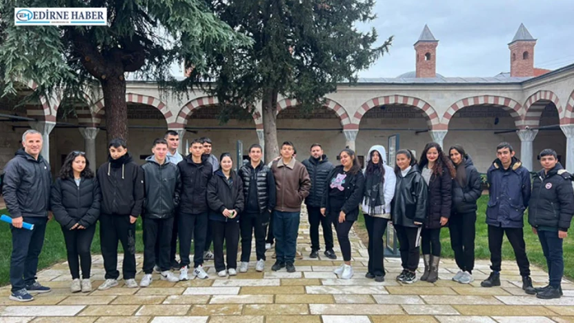 Okullar Merkezimizde Projesi ile gönüllülüğü keşfettiler