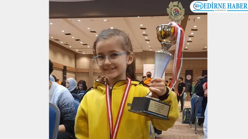 TED Edirne Koleji öğrencisi Türkiye üçüncüsü