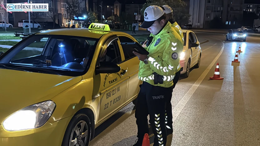 Trafiği tehlikeye düşüren araçlara ceza kesildi