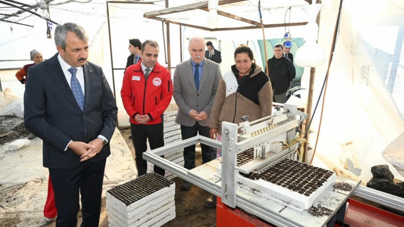 Vali Sezer üreticileri ziyaret etti