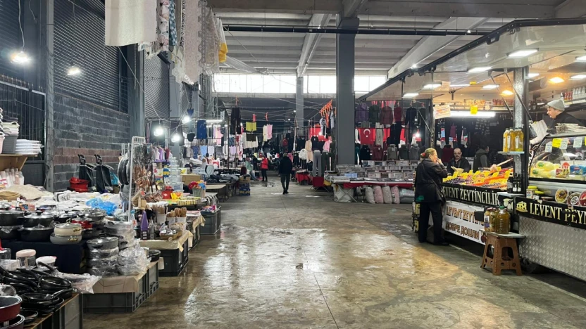 Yağmur vurdu, pazar boş kaldı