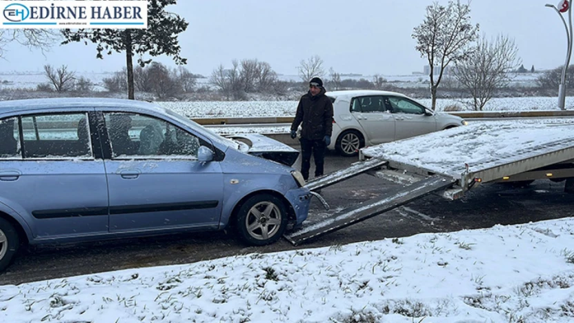 Zincirleme kazada 12 araç birbirine girdi