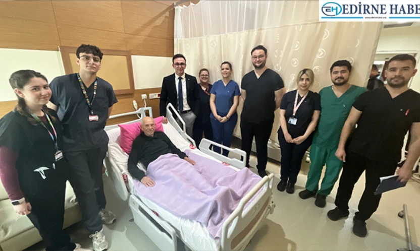 81 yaşındaki prostat kanseri hastası kapalı yöntemle ameliyat edildi